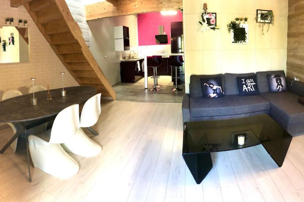 Duplex Atypique 20' De Toulouse Apartamento Leguevin Exterior foto